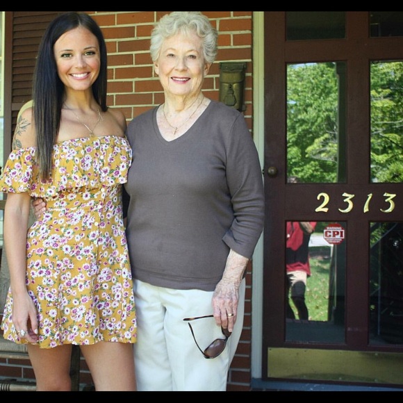 🌙 ᴄʜᴇʀʀʏ ᴏʟɪᴠɪᴀ 🌙 - Picture 5 of 5